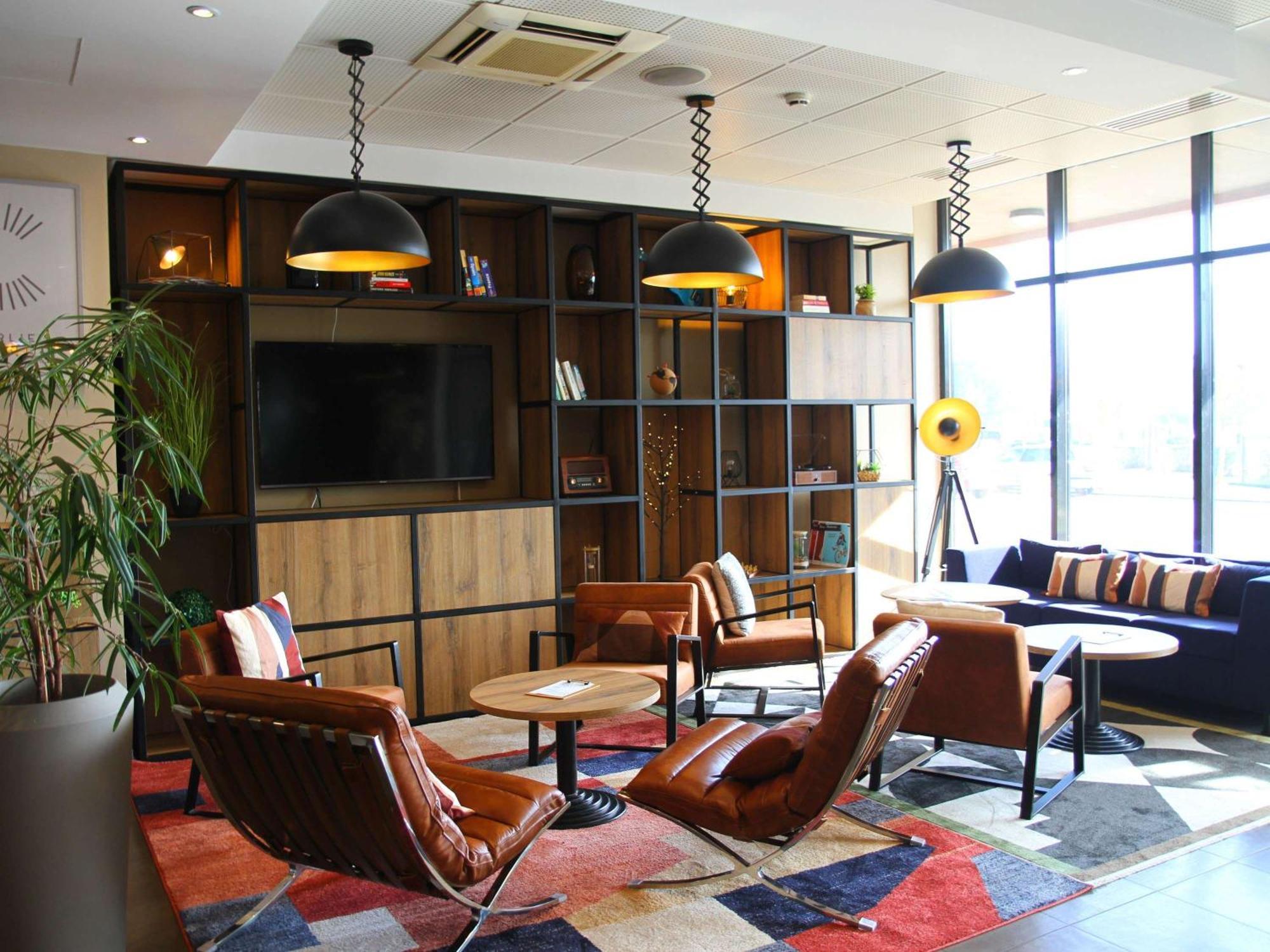 Ibis Beauvais Aeroport Hotel Екстериор снимка