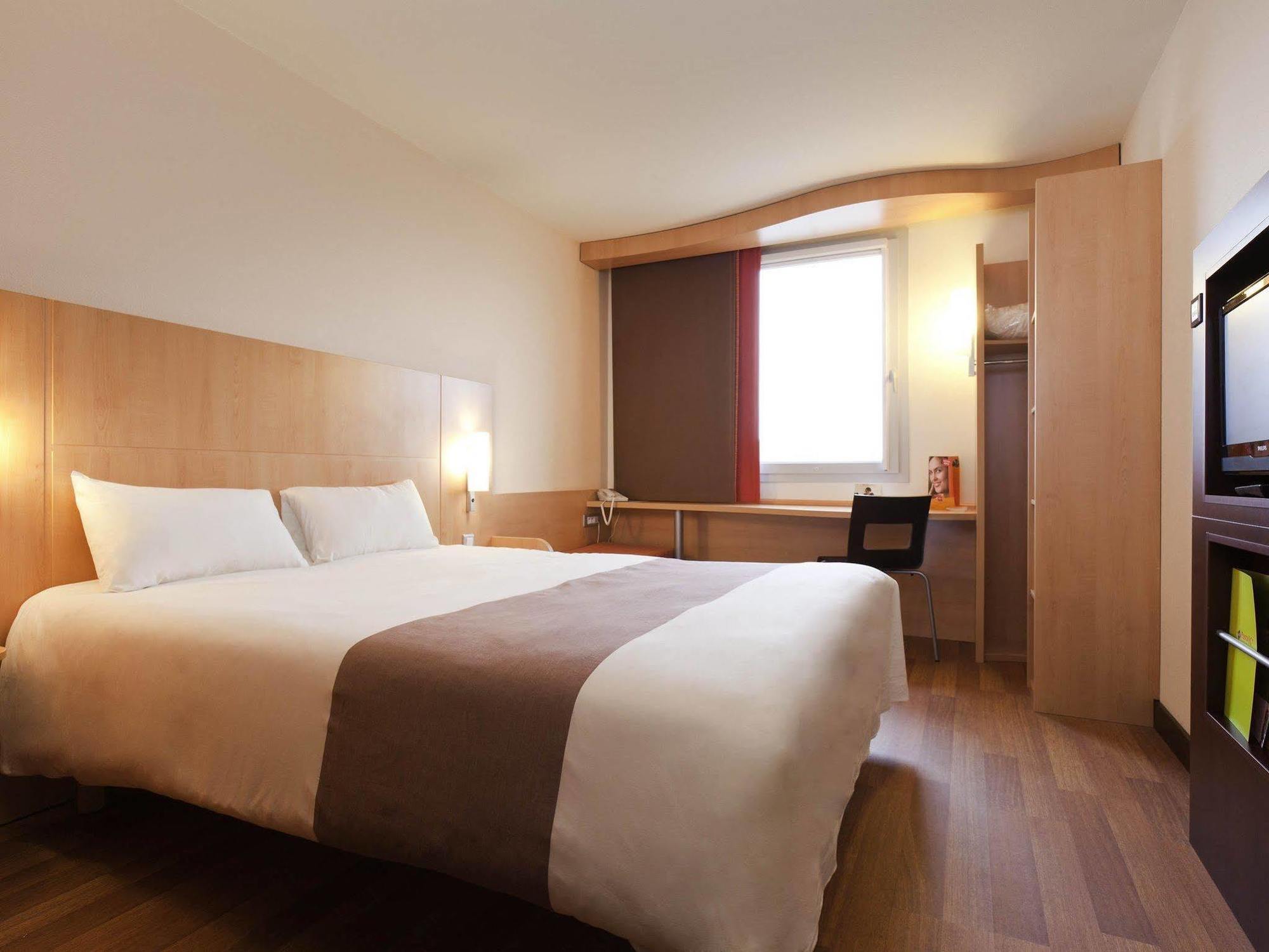 Ibis Beauvais Aeroport Hotel Екстериор снимка