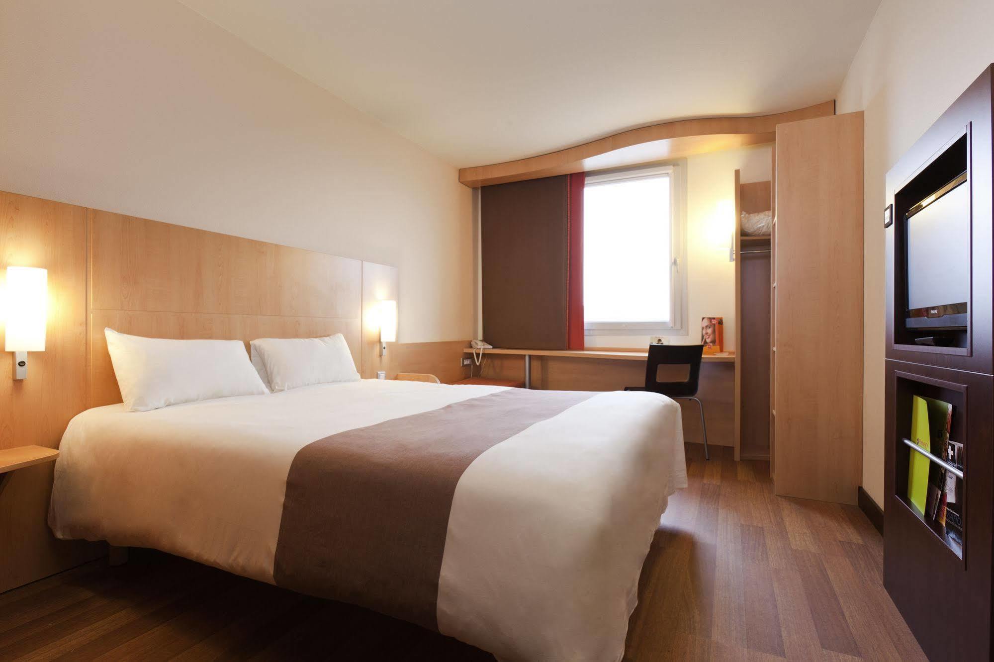 Ibis Beauvais Aeroport Hotel Екстериор снимка