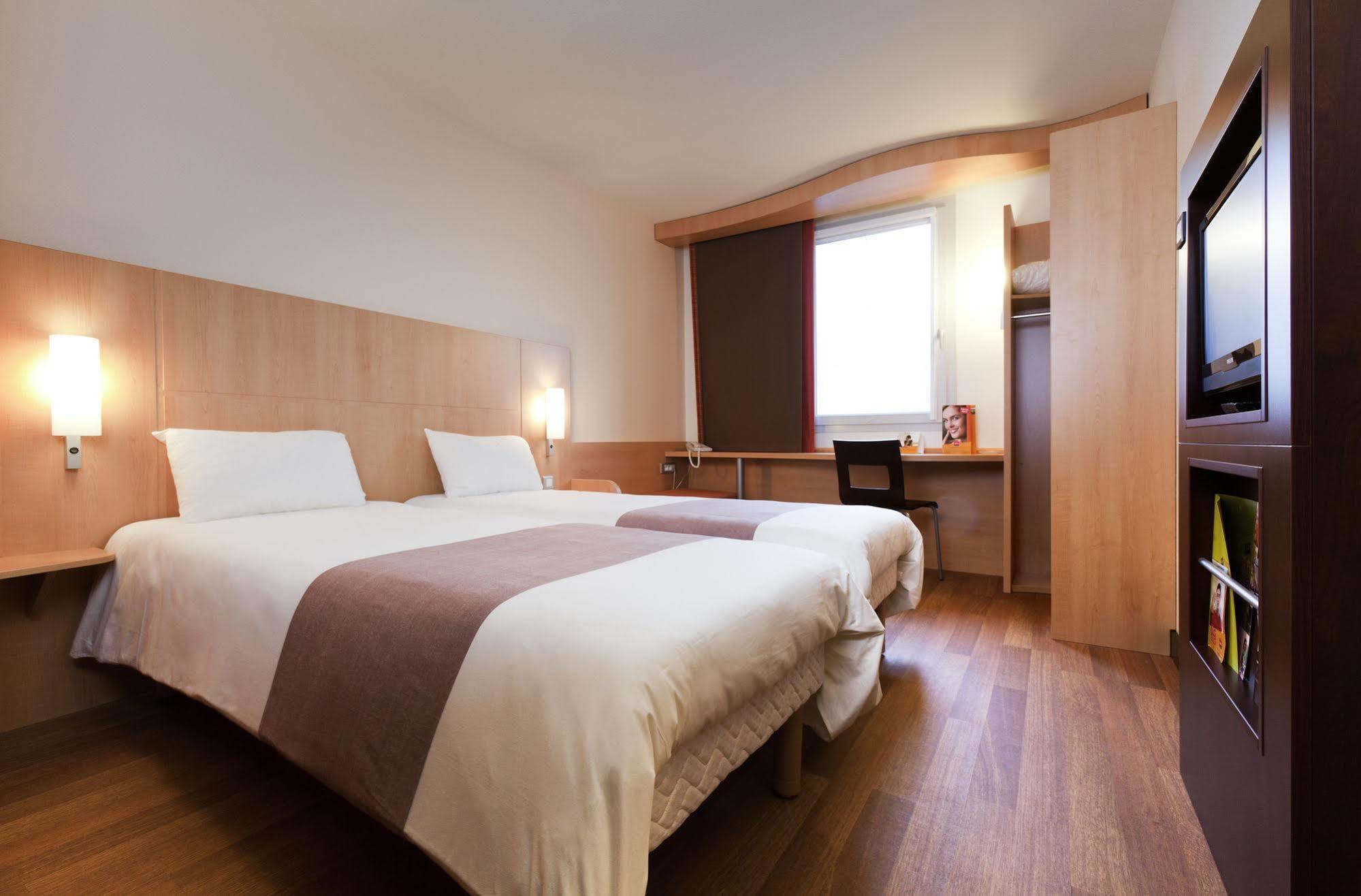 Ibis Beauvais Aeroport Hotel Екстериор снимка