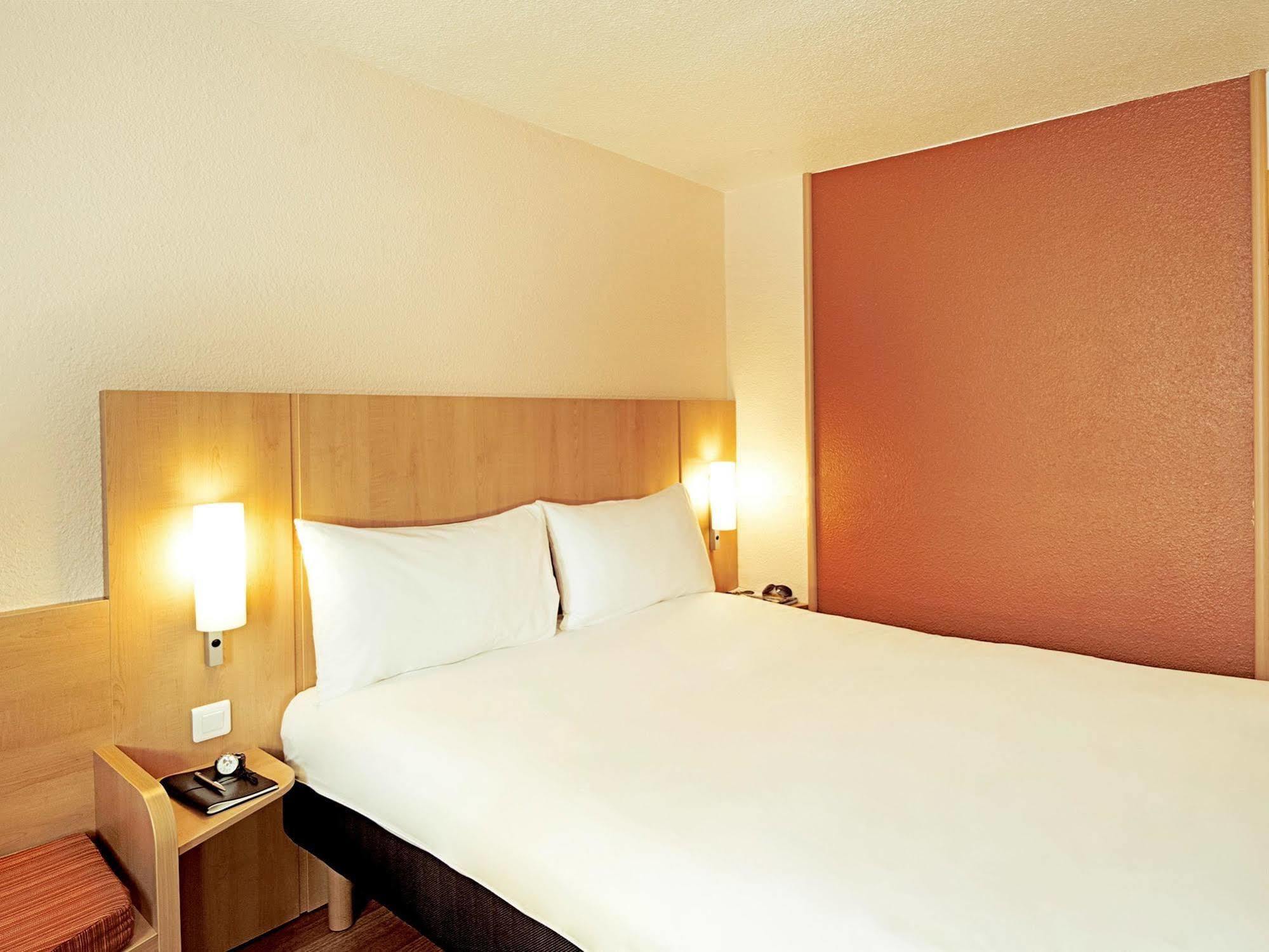 Ibis Beauvais Aeroport Hotel Екстериор снимка